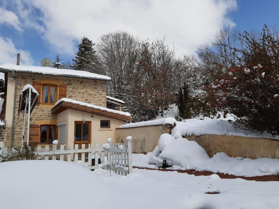 Joli Gite Rural Dans Un Havre De Paix Saint-Bonnet-le-Troncy Exterior photo