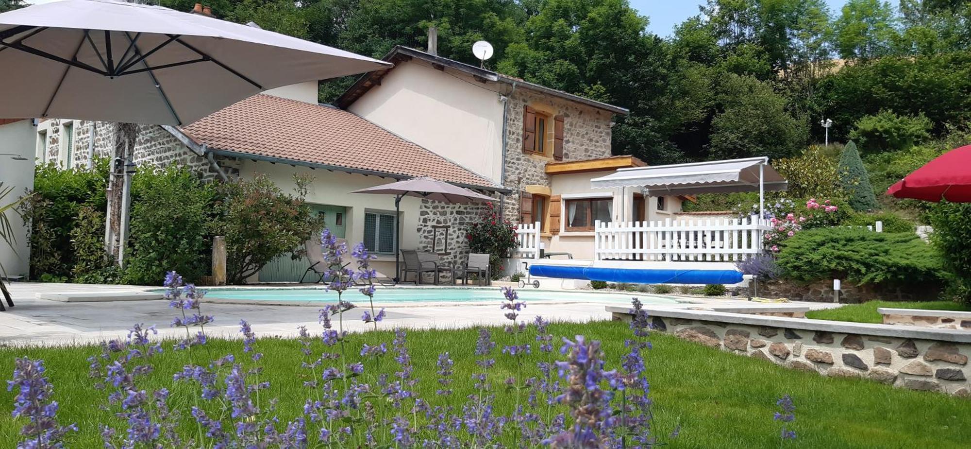 Joli Gite Rural Dans Un Havre De Paix Saint-Bonnet-le-Troncy Exterior photo